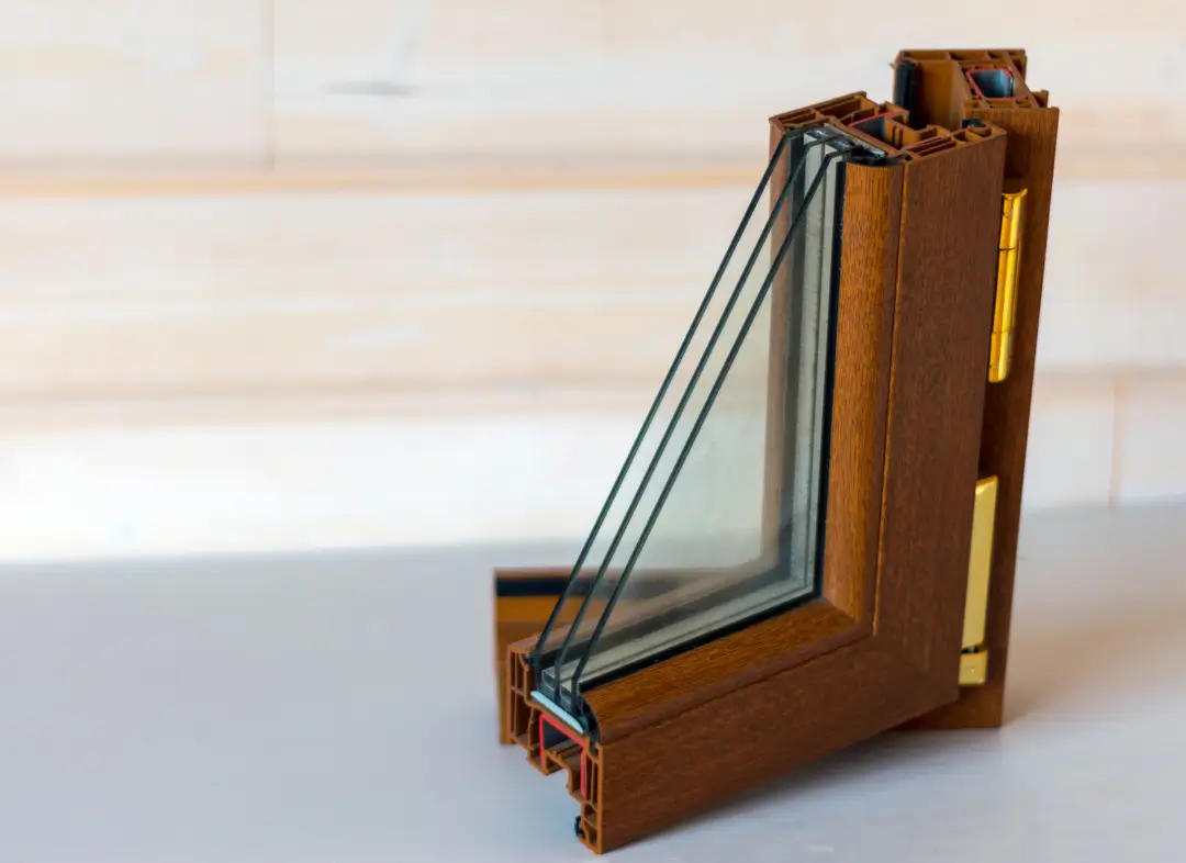 Installation de fenêtre en bois sur mesure Brindas